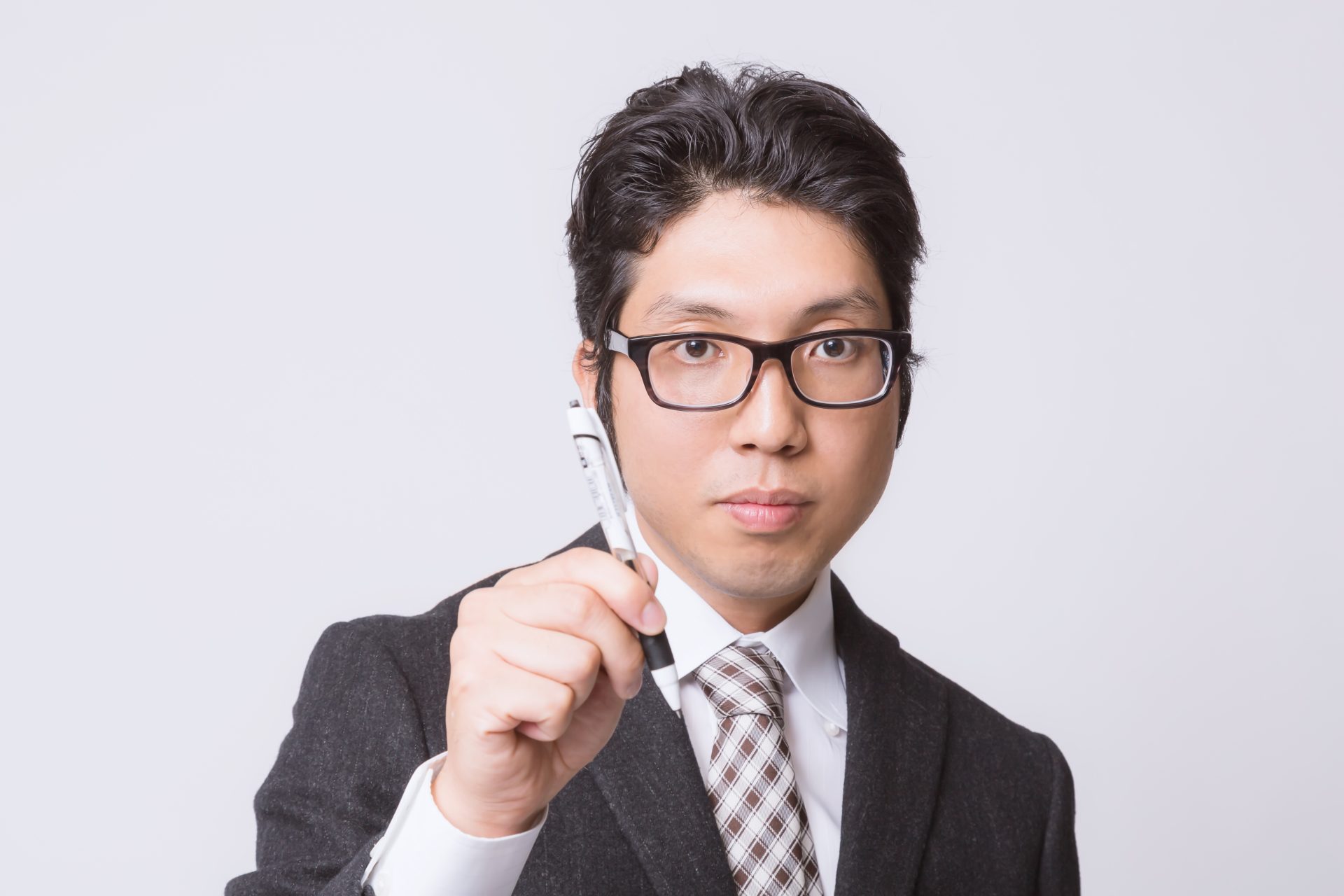 ペンを持つサラリーマン